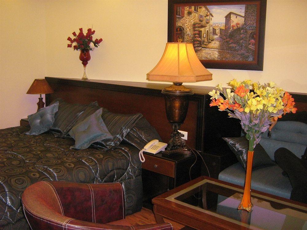 Mozart Hotel Beirut Exteriör bild