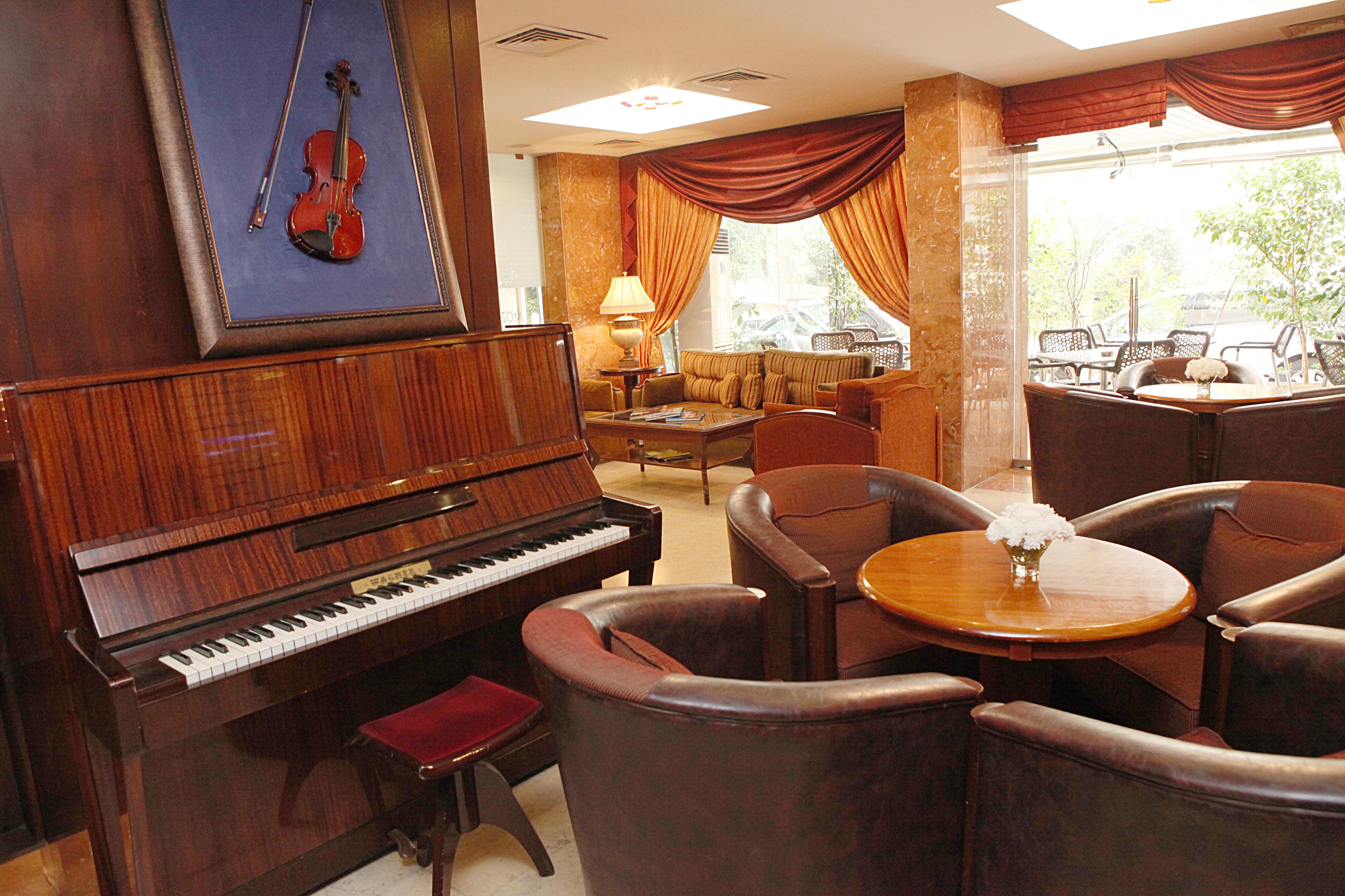 Mozart Hotel Beirut Exteriör bild