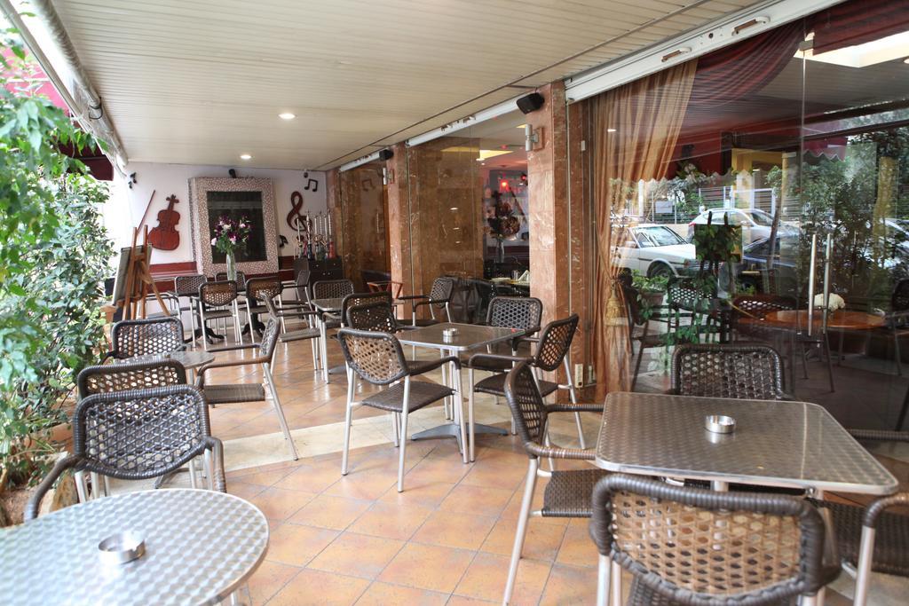 Mozart Hotel Beirut Exteriör bild
