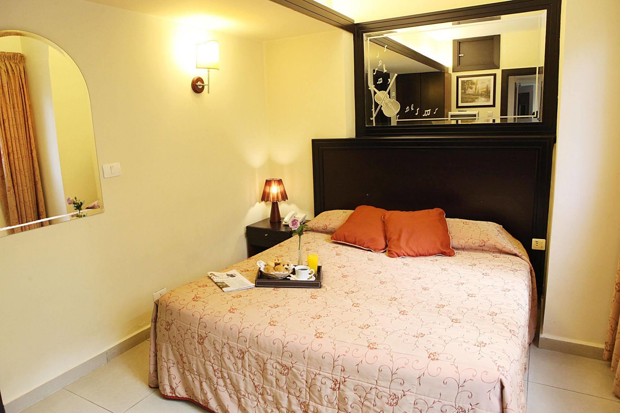 Mozart Hotel Beirut Exteriör bild