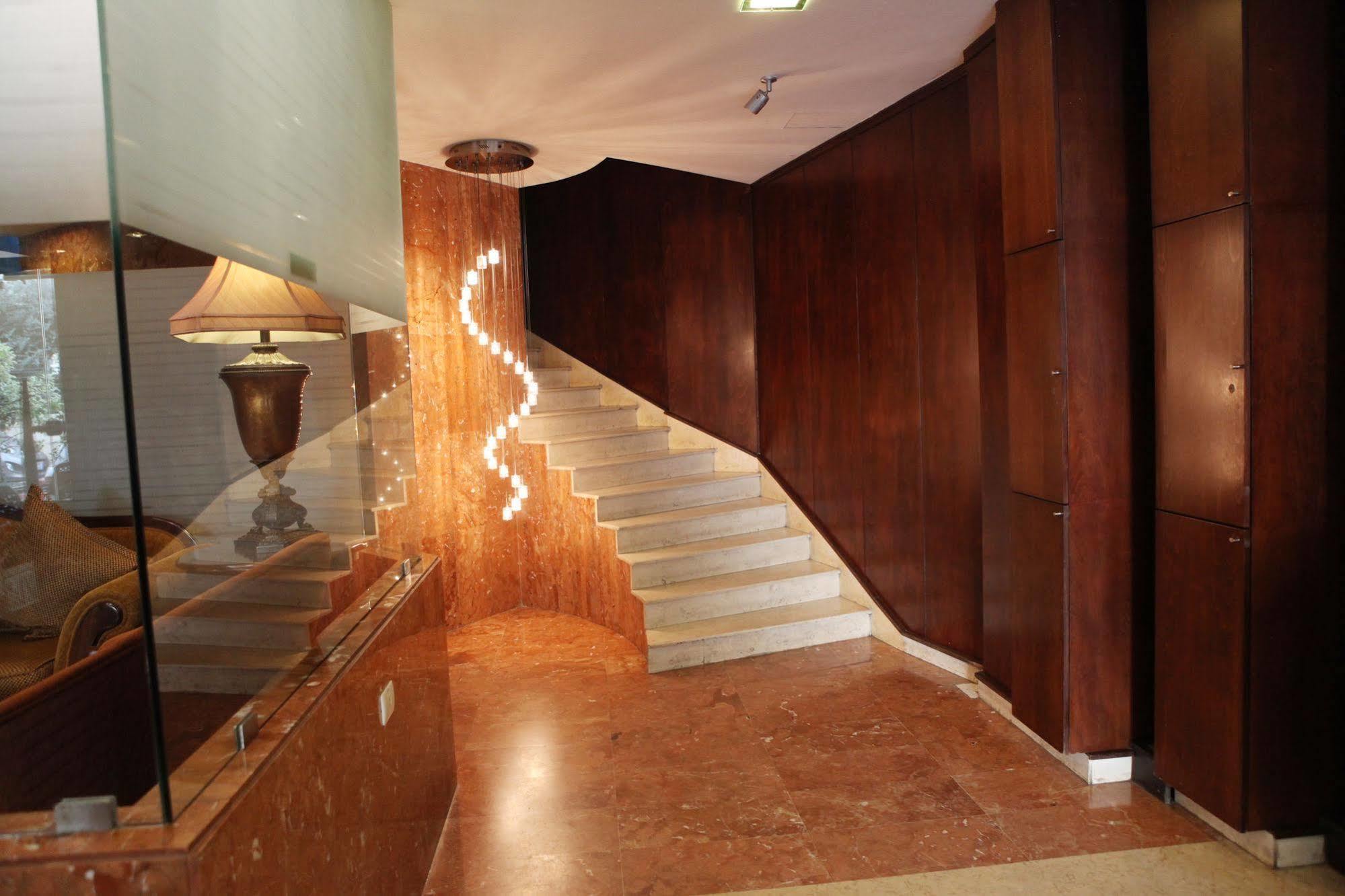 Mozart Hotel Beirut Exteriör bild