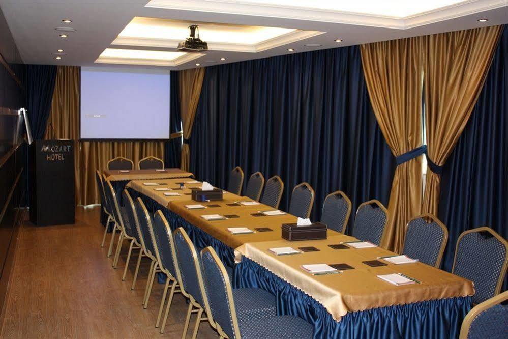 Mozart Hotel Beirut Exteriör bild